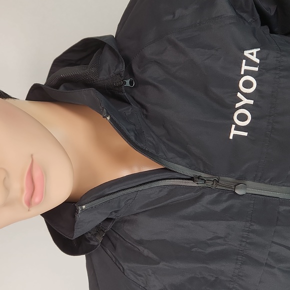 TOYOTA Windbreaker w/ removable hood by Port Authority Size S - Picture 5 of 17
